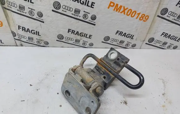 Audi A6 Allroad C6 Front door lower hinge 8E0831411E
