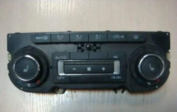 Skoda Octavia Mk2 (1Z) Climate control unit 3T0907044N