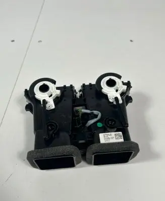 Rear air vent grill