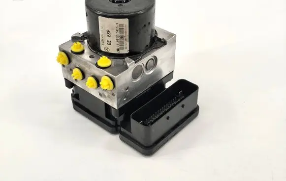 Mercedes-Benz C W204 ABS Pump A2044311912 A2049012400 10021204154