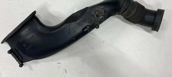 Opel Astra H Air intake hose/pipe 55351756