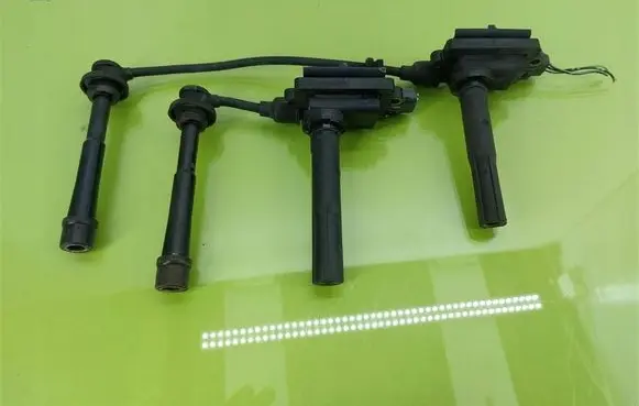 Suzuki Swift I High voltage ignition coil 83E153301623