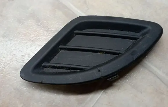Front fog light trim/grill