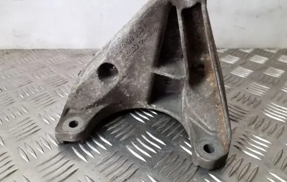 Audi A6 S6 C4 4A Engine mounting bracket 4A0199353A