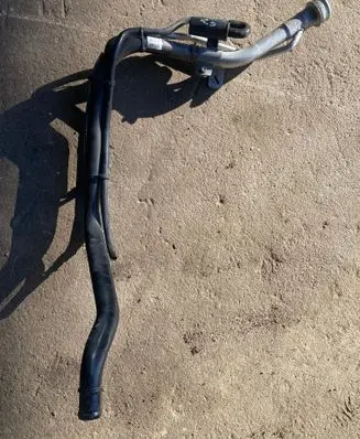 Volvo XC60 Fuel tank filler neck pipe 30769252 8G9N9032DC