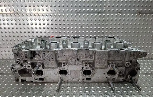 Peugeot 307 Engine head S26282099 9655911480