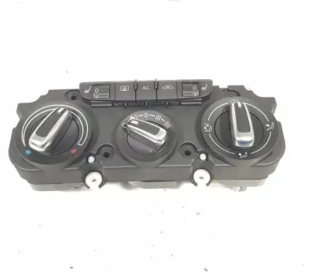 Audi Q3 8U Climate control unit 8U0820047A