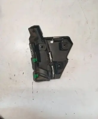 Volvo C30 Fender mounting bracket 31214884