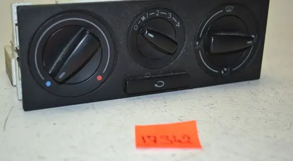 Volkswagen Golf IV Climate control unit 1J0819045F 901511200000 657836A04
