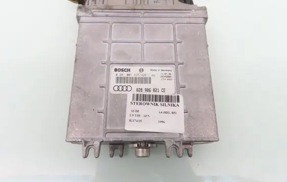 Audi A4 S4 B5 8D Engine control unit/module 0281001425 028906021CE