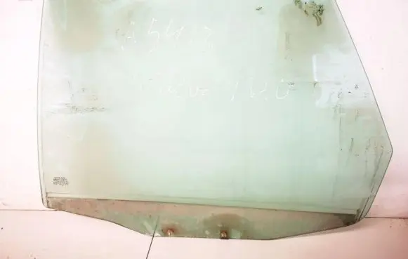 Rear door window glass