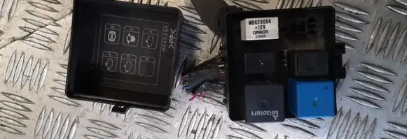 Mitsubishi Pajero Fuse module mr482591