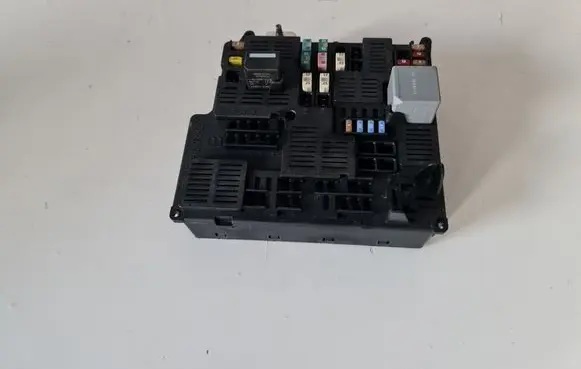 Volvo XC90 Fuse module 31473570