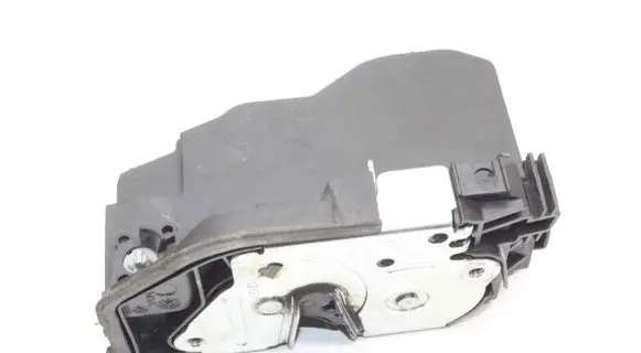 BMW 6 F06 Gran coupe Front door lock 7202150