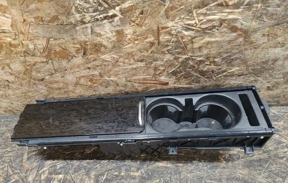 Cup holder front