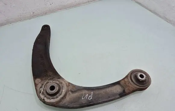 Citroen C4 I Front lower control arm/wishbone 