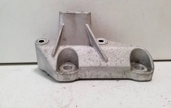 Polestar 2 Engine mounting bracket 31686306