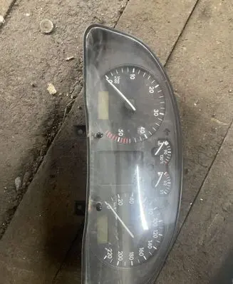 Volkswagen PASSAT B5 Speedometer (instrument cluster)
