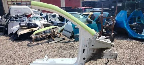 Volkswagen Up Front quarter panel LB9A