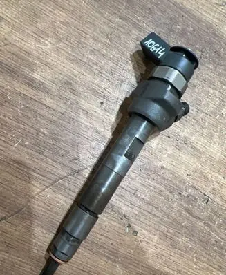 BMW 3 E90 E91 Fuel injector 0445110601 7798446