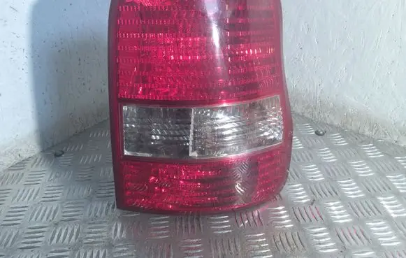 KIA Sedona Rear/tail lights