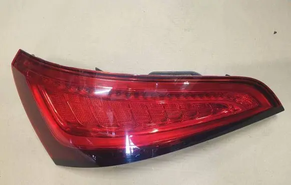 Audi Q5 SQ5 Tailgate rear/tail lights 8R0945093D