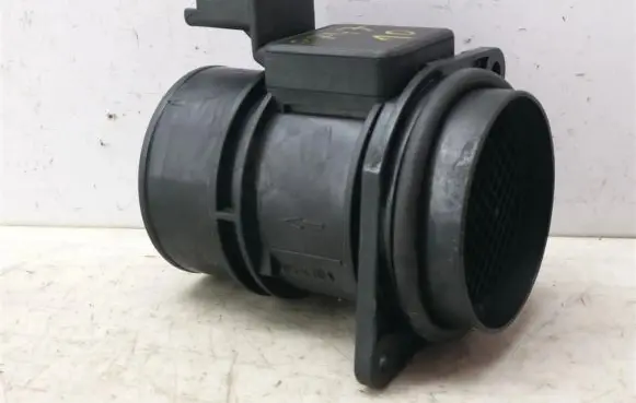 Volvo S40, V40 Mass air flow meter 7700104426