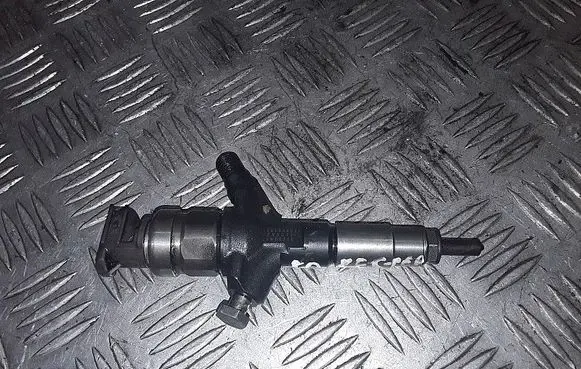 Subaru Forester SH Fuel injector 16613aa020
