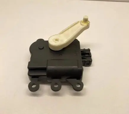Mazda CX-5 II Air flap motor/actuator KF0661A60
