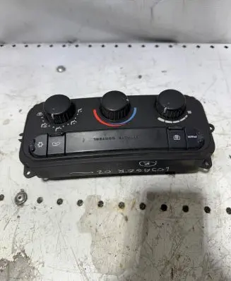Chrysler Voyager Climate control unit 05005001AH 4101026581