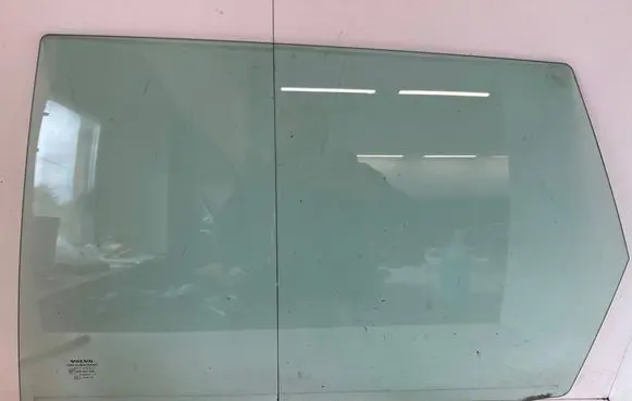 Volvo V50 Rear door window glass DOT57M20AS2 E000186