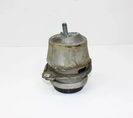Volkswagen Touareg II Engine mount bracket 7P6199131