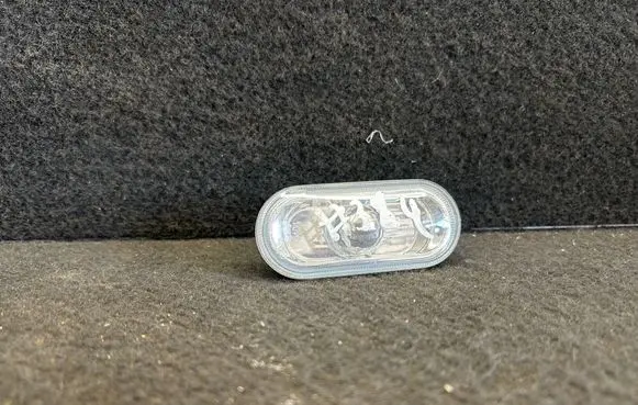 Land Rover Discovery 3 - LR3 Front fender indicator light Wy5w
