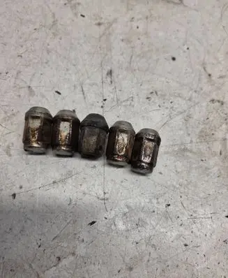 Hyundai Sonata Nuts/bolts 1234