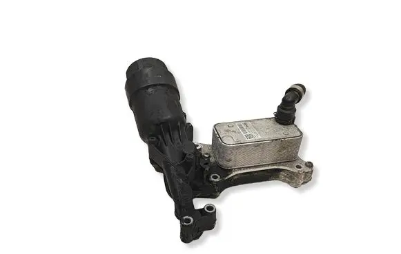 Mercedes-Benz A W176 Oil filter mounting bracket A6511800565 W7112001 7036419602