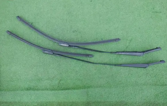 Audi A7 S7 4G Front wiper blade arm 4G1955407D 4G1955408D