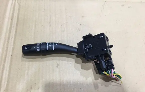 Hyundai Santa Fe Wiper control stalk 202005765