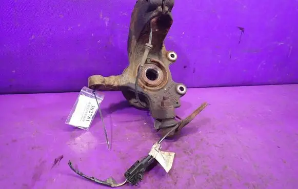 Ford Focus C-MAX Front wheel hub spindle knuckle 
