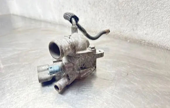 Opel Astra H Thermostat/thermostat housing 
