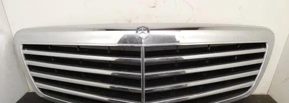 Mercedes-Benz S W221 Front bumper upper radiator grill A2218800483