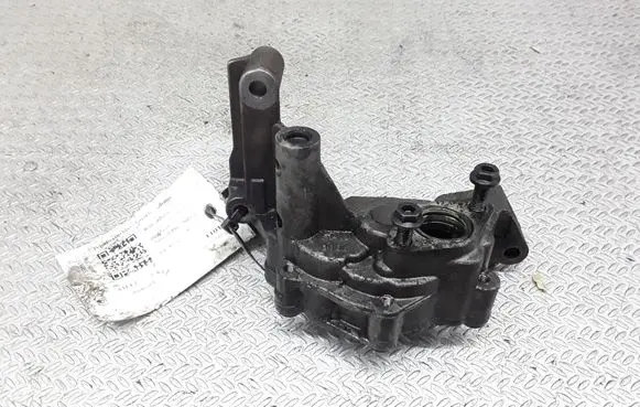 Volkswagen PASSAT B5.5 Oil pump 038115105D