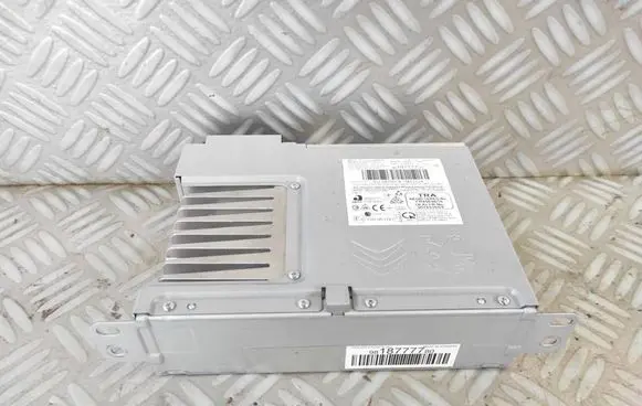 Peugeot Partner III Radio/CD/DVD/GPS head unit 9818777780