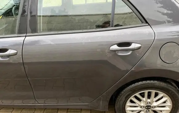 KIA Rio Rear door