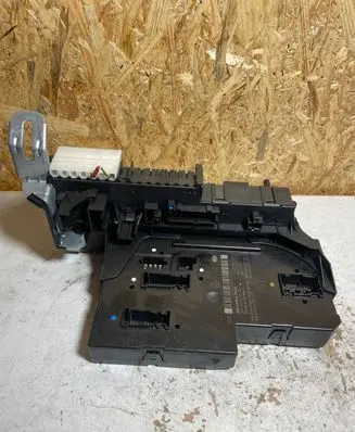 Mercedes-Benz E W212 SAM control unit a2129000204