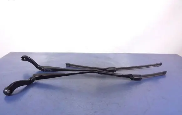 Ford Ecosport Front wiper blade arm CN1517526DC