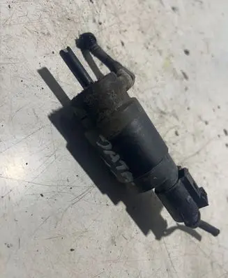 Volkswagen Jetta VI Windscreen/windshield washer pump 1k5955651