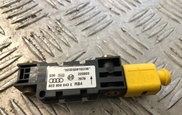 Audi A4 S4 B6 8E 8H Airbag deployment crash/impact sensor 8E0959643E 220803 0232G0910U36