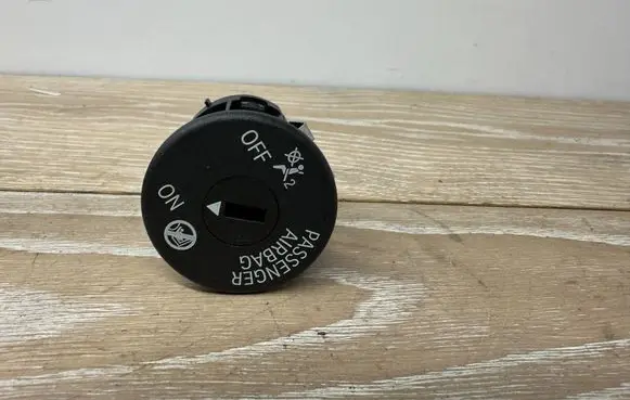 Passenger airbag on/off switch