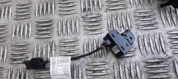BMW 5 G30 G31 Electric window control switch 9327031