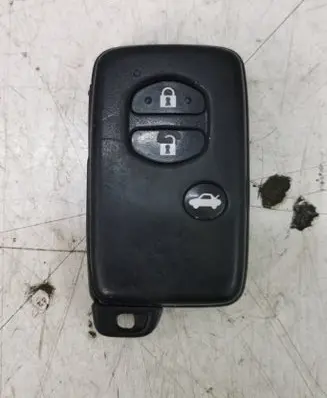 Toyota Avensis T270 Ignition key/card 